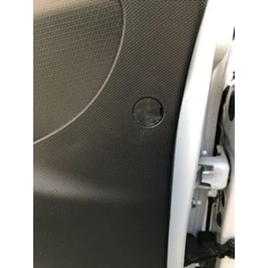 Clio 4 Kapı Vida Kapağı