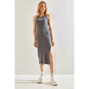 Kadın Fitilli Yandan Yırtmaçlı Nakışlı Elbise