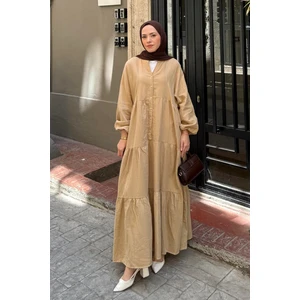 Ön Yarım Düğme Detaylı Müslin Kumaş Tesettür Elbise Kum Beji