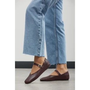 Dora Kadın Tokalı Deri Babet