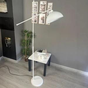 Beyaz Lambader Modern Dekoratif Metal Oturma Odası Çalışma Odası Zemin Lambası