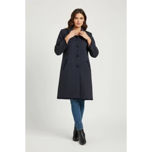 Kadın Önü Düğmeli Cepli Yakalı Kalın Triko Hırka