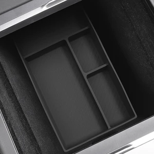 Tesla Model Y Juniper Orta Konsol Düzenleyici (Alt)