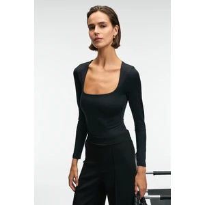 ZAFEEA Kadın Havuz Yakalı Esnek Kumaşlı Çıtçıtlı Siyah Bluz