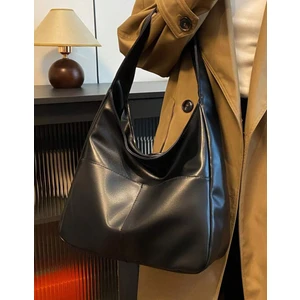 Büyük Kapasiteli Omuz Çantası