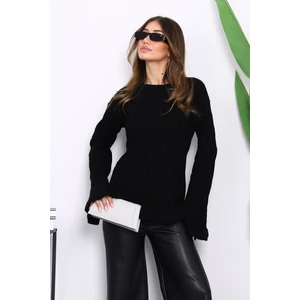 Siyah Bel ve Kol Ucu Fırfırlı Triko Kazak