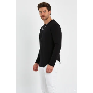 Geniş Yaka Etek Kısmı Oval Kesim Tişört