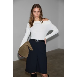 OLIVIENN Kadın Omuzu Açık Asimetrik Yakalı Uzun Kollu Slim Fit Ekru Bluz