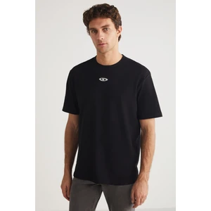 FERRAN Erkek Bisiklet Yaka %100 Pamuk Baskı Detaylı Siyah T-Shirt