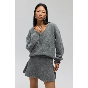 MAI STUDIOS CO. Zerium Basic V Yaka Gri Triko Kazak