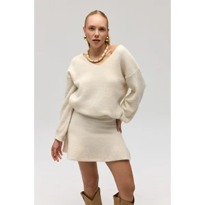 MAI STUDIOS CO. Zerium Basic V Yaka Ekru Triko Kazak