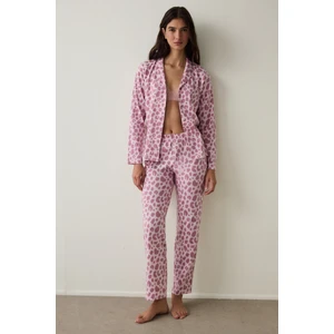 Pembe Leopar Desenli Uzun Kollu Düğmeli Gömlek Yaka Pamuklu Pijama Takımı