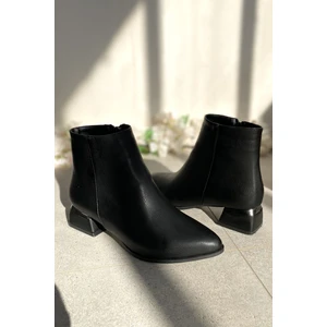 Siyah Cilt 4 cm Kalın Galvaniz Topuklu Şık Günlük Kadın Bot TMD2024800