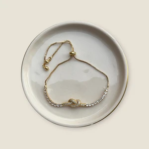 Kadın Bileklik Çelik Aşk Düğümü Temalı Lüks Altın Rengi Gold Renk Bileklik Tenis Bileklik Taşlı Bileklik Işıltılı Bileklik Ayarlanabilir Toplu Zincir Kadın Bilekliği