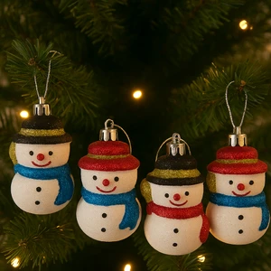 4’lü Noel Baba Yılbaşı Ağacı Süsü 7 cm | Parlak Dekoratif Süs | Yeni Yıl Çam Ağacı Aksesuarı