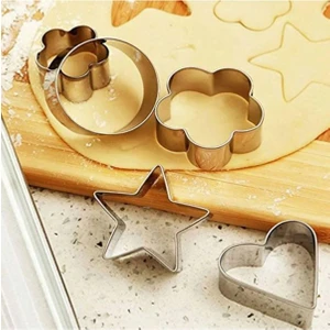 12 Parça Metal Şekilli Kek Kurabiye Kalıbı