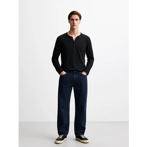 Uzun Kollu V Yaka Önü Düğmeli Basıc Siyah Sweatshırt