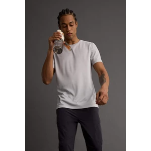 DeFactoFit Slim Fit Dar Kesim Hızlı Kuruyan Nefes Alabilen Esnek Kumaş Bisiklet Yaka Sporcu Kısa Kollu Tişört E9319AX25AU