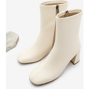 Kadın Küt Burun Fermuarlı Topuklu Bot Nonas Ekru