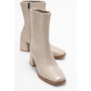 Küt Burunlu Sade Dikişli Fermuarlı Kadın Topuklu Bot Ten Cilt