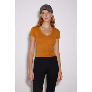 V Yaka Kısa Kol Üst