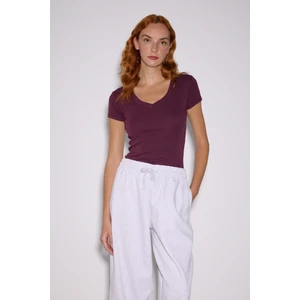 V Yaka Kısa Kol Üst