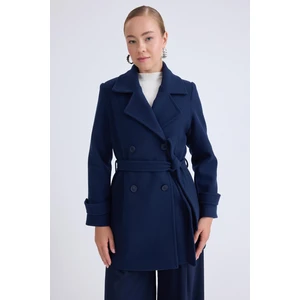 Önü Düğmeli Kuşaklı Kısa Kaşe Kaban