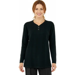 Kadın Kışlık Kendinden Motifli Armut Yaka Üç Düğmeli Normal Kesim Likralı Pamuklu Kardelen Dokuma Anne Kazak