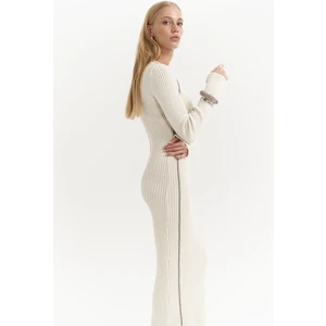 Aston Çizgi Detay Bej Triko Elbise