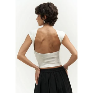 Nives Sırt Dekolteli Beyaz Crop