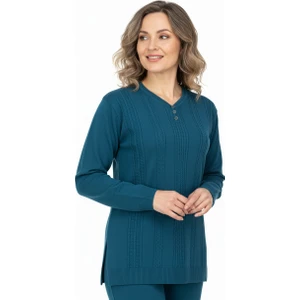 Kadın Kışlık Kendinden Motifli Armut Yaka Üç Düğmeli Normal Kesim Likralı Pamuklu Kardelen Dokuma Anne Kazak