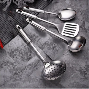 4 Parça Çelik Mutfak Servis Seti Kepçe Kevgir Spatula Kaşık Takımı Çeyiz Seti