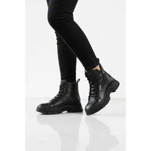 Siyah Içi Polarlı Kaymaz Taban Kadın Bot 24K310-14 Z