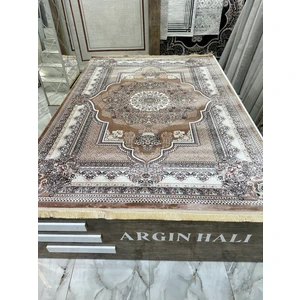 Etnik Desen Ipek Halı Gül Kurusu