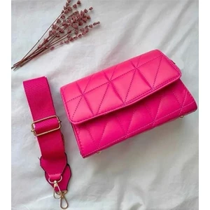 Kadın Siyah Çapraz Kapitone Çanta Capitone