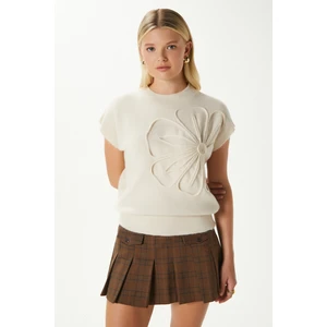 Roman Süzene Detay Krem Triko Süveter