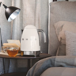 Smeg KLF04WHEU Beyaz Isı Ayarlı Elektrikli Su Isıtıcısı – Şık Tasarım, Hassas Sıcaklık Kontrolü ve 1,7 L Kapasite