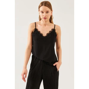 Kadın Siyah Ip Askılı Dantelli Bluz