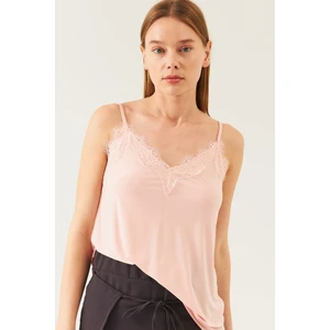 Kadın Pembe Ip Askılı Dantelli Bluz