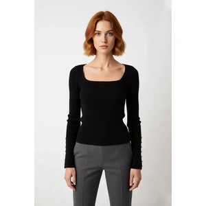 Kadın Fitted Kare Yaka Düğme Detaylı Ispanyol Kol Fitilli Triko Kazak Yeni Sezon Şıklığı Kaliteli