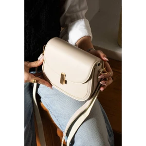 Asel Çanta, 3 Bölmeli, Kilit Detaylı, KREM Bayan Çapraz Çantası