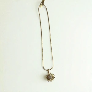 Diba Avm Kadın Kolye 316L Çelik Güneş Figürlü Dönen Uçlu Kolye Gold Paslanmaz Alerji Yapmaz 316L Çelik Kolye Kadın Güneş Kolye Altın Renkli Kolye Çelik Takı Alerji Yapmaz Kolye Şık Kolye Modelleri Şık Tasarım