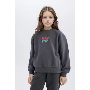 Kız Çocuk Disney Mickey Mouse &Friends Oversize Geniş Kalıp Kapüşonlu Sırt Baskılı Sweatshirt D4378A824WN