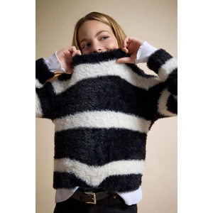 Kız Çocuk Bisiklet Yaka Çizgili Triko Kazak D1196A824WN