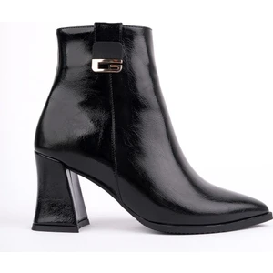 Luxera Sivri Burun Toka Detaylı Fermuarlı Kalın Topuklu Kadın Bot