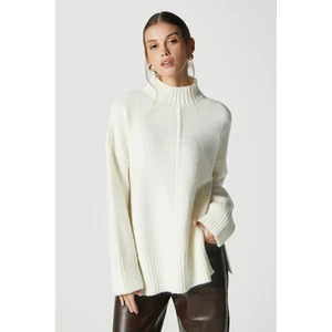 Kadın Wonder Yumuşacık Dik Yaka Ekru Yırtmaçlı Oversize Triko Kazak