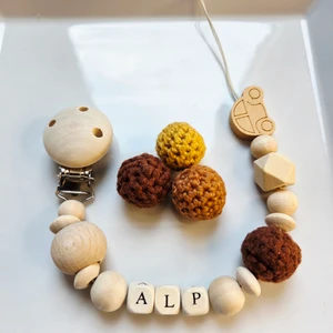 Arabalı Kahverengi İsimli Bebek Emzik Zinciri Askısı