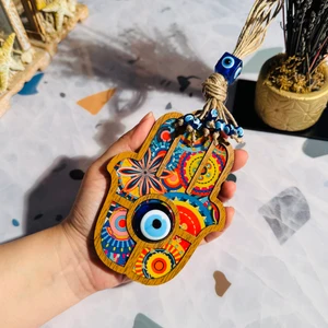 Nazar Boncuklu Fatıma Ana Eli Ahşap Desenli Dekoratif Hediyelik Duvar Süsü, 24 cm Hamsa Bereket