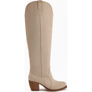 Leya Bej Süet Topuklu Fermuarsız Çizme