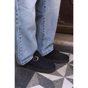 Bot 2524 - İçi Kürklü Eskitme Tokalı Siyah Süet Kadın Bot